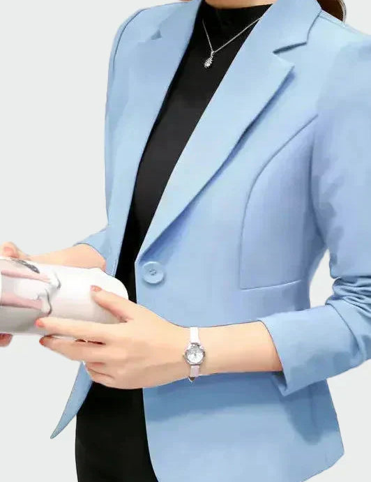 Leontýna - Jaka ideālā piegriezumā