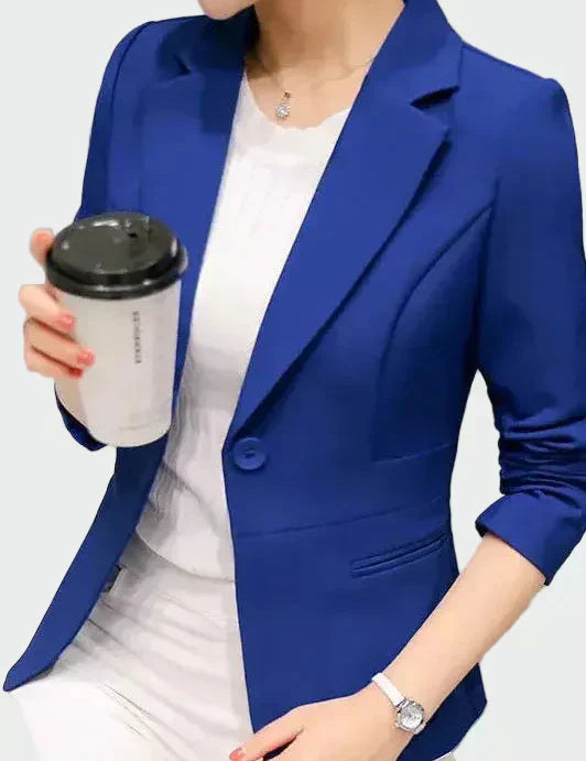 Leontýna - Jaka ideālā piegriezumā