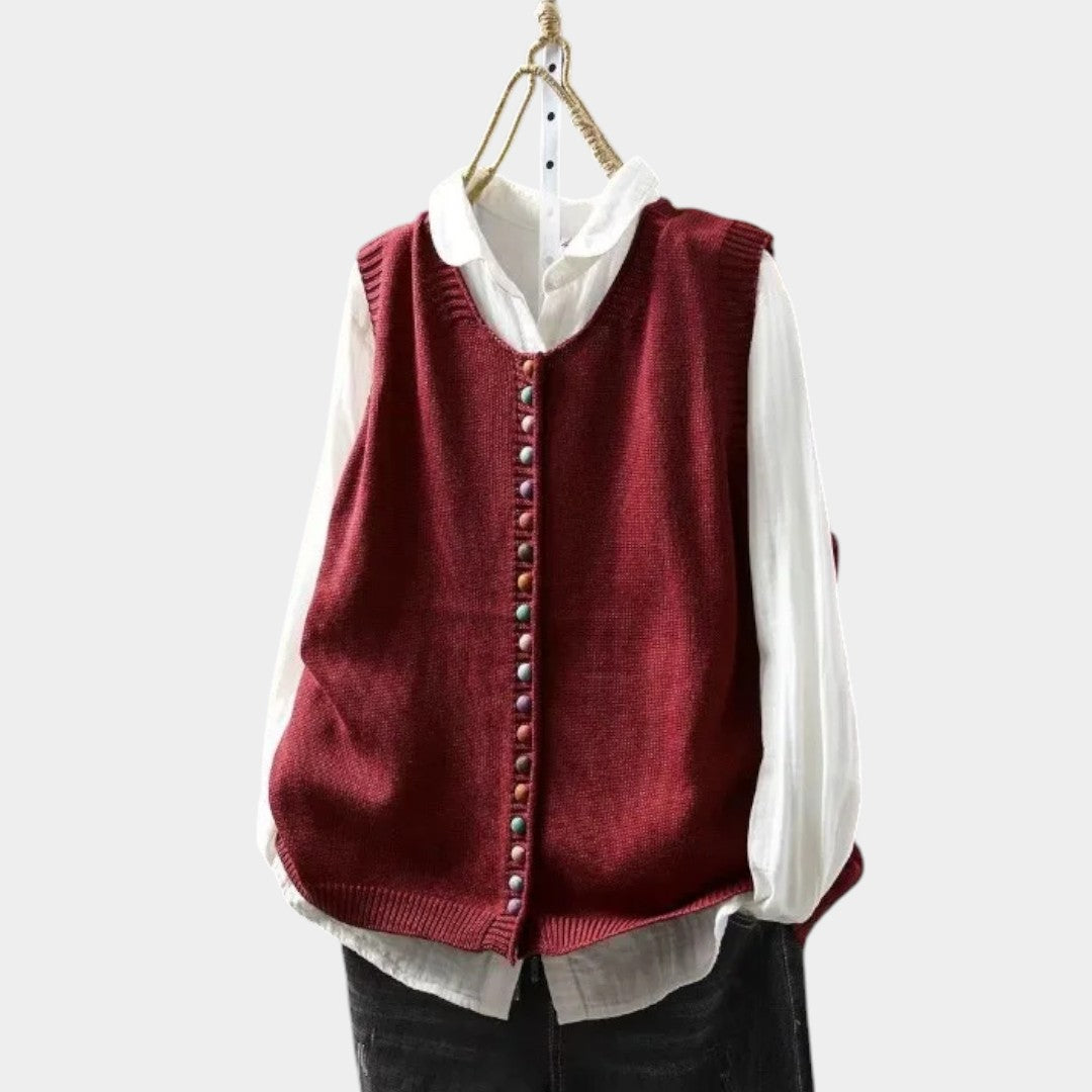 Ilze – Adīta veste ar pogām