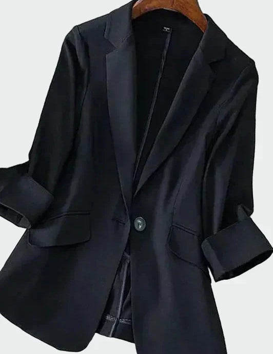 Adriana - Blazeris modernā griezumā